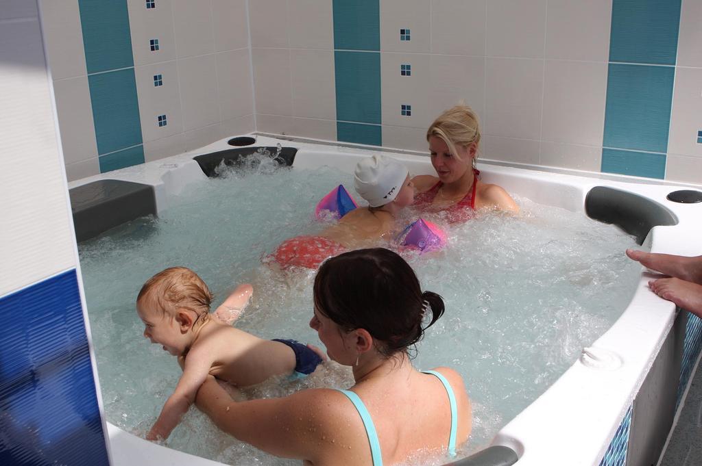 Camping Oase Praha Otel Zlatníky Dış mekan fotoğraf