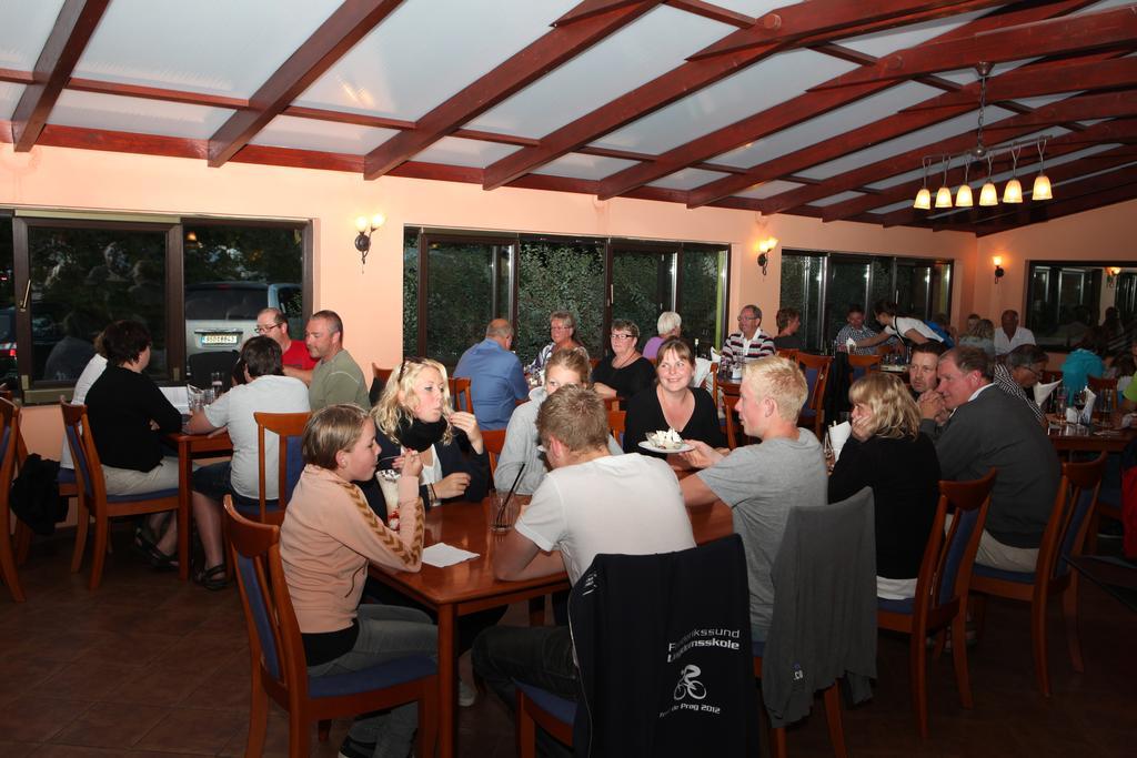 Camping Oase Praha Otel Zlatníky Dış mekan fotoğraf