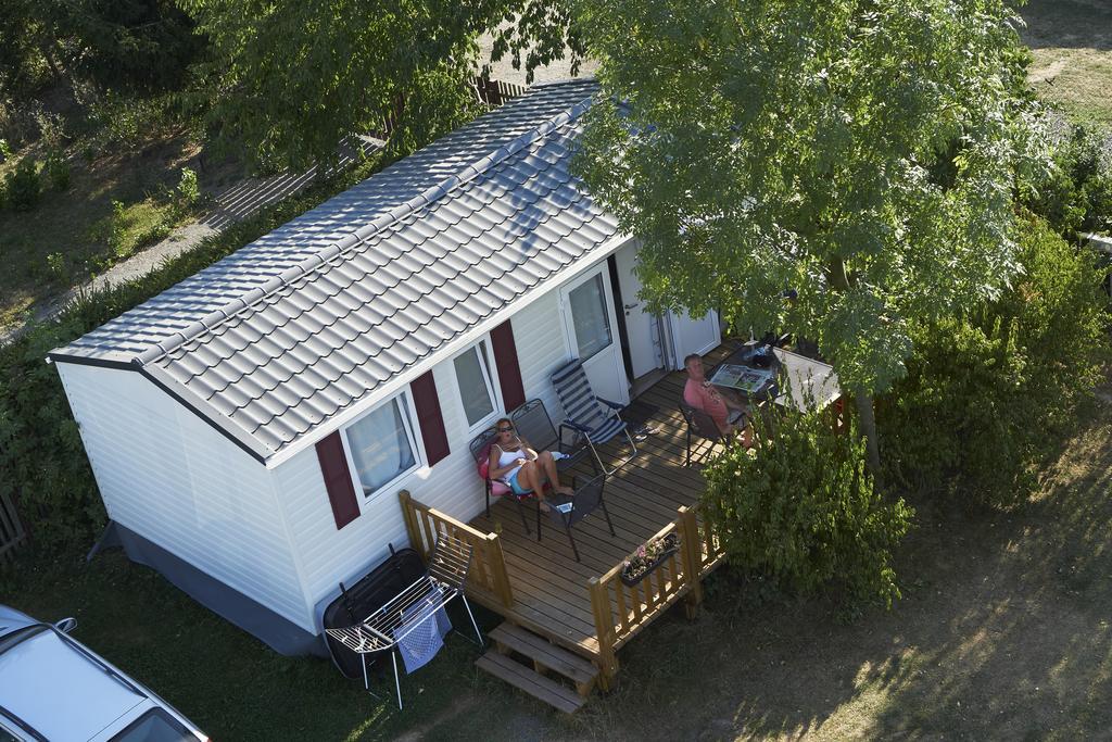 Camping Oase Praha Otel Zlatníky Dış mekan fotoğraf