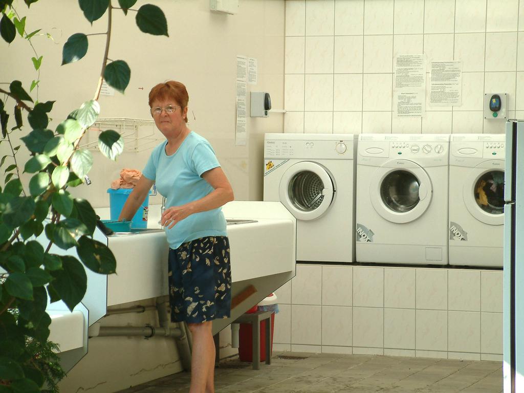 Camping Oase Praha Otel Zlatníky Dış mekan fotoğraf